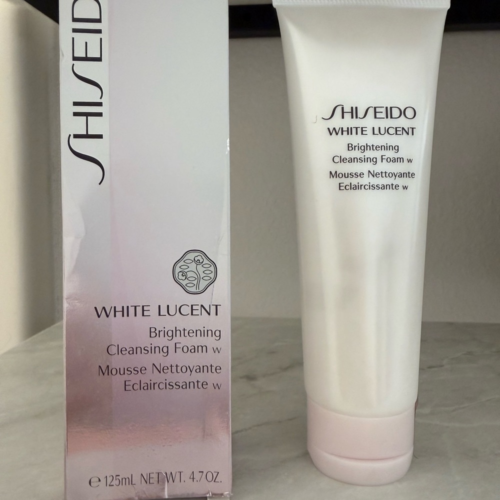 Shiseido White Lucent Brightening Cleansing Foam - White, Pale Pink